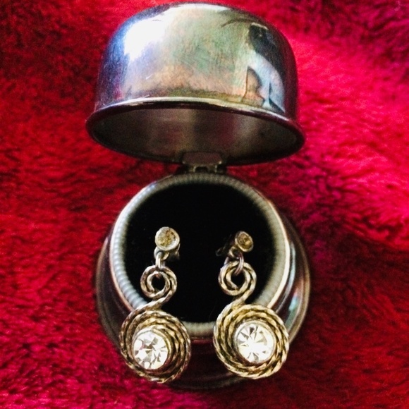 Vintage Jewelry - Ladies Vintage stunning spiral gem pierced earrings, 1 1/4" drop